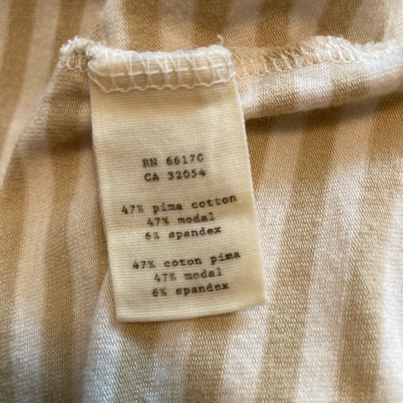 Little Yellow Button Taupe and White turtleneck - Picture 5 of 6